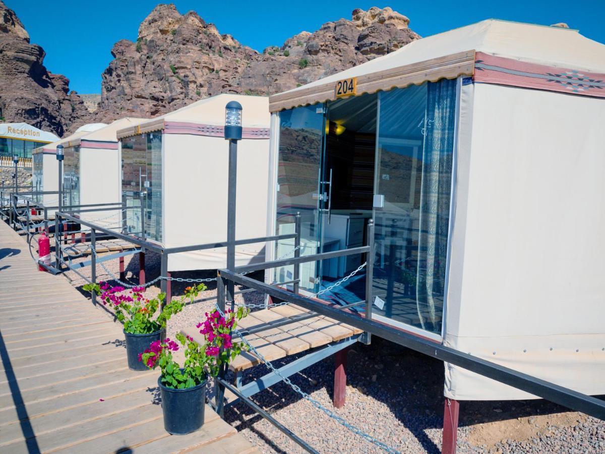 The Rock Camp Petra Hotel Вади Муса Екстериор снимка
