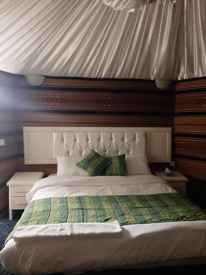 The Rock Camp Petra Hotel Вади Муса Екстериор снимка