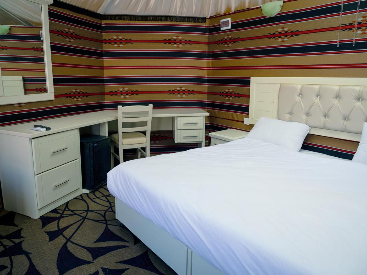 The Rock Camp Petra Hotel Вади Муса Екстериор снимка