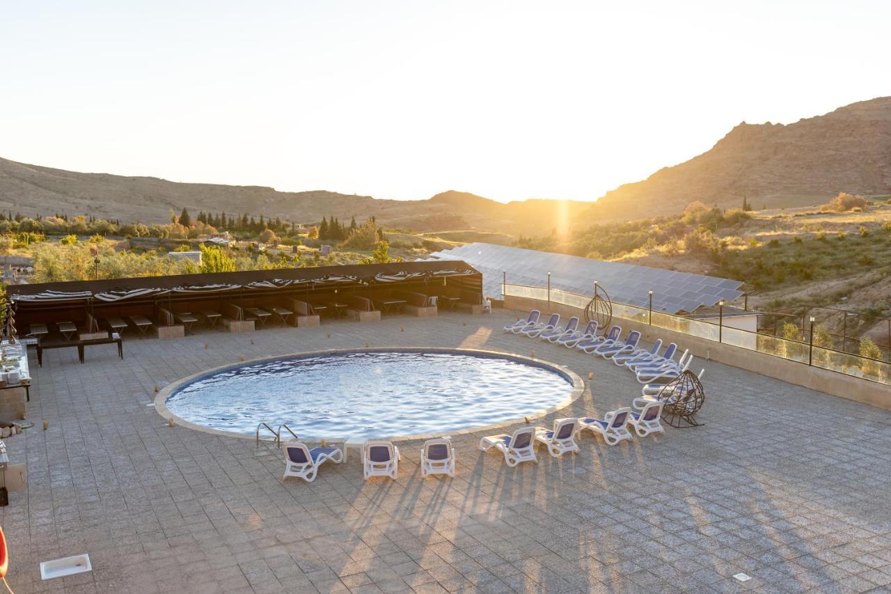 The Rock Camp Petra Hotel Вади Муса Екстериор снимка